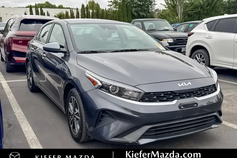 2024 Kia Forte LXS photo 1