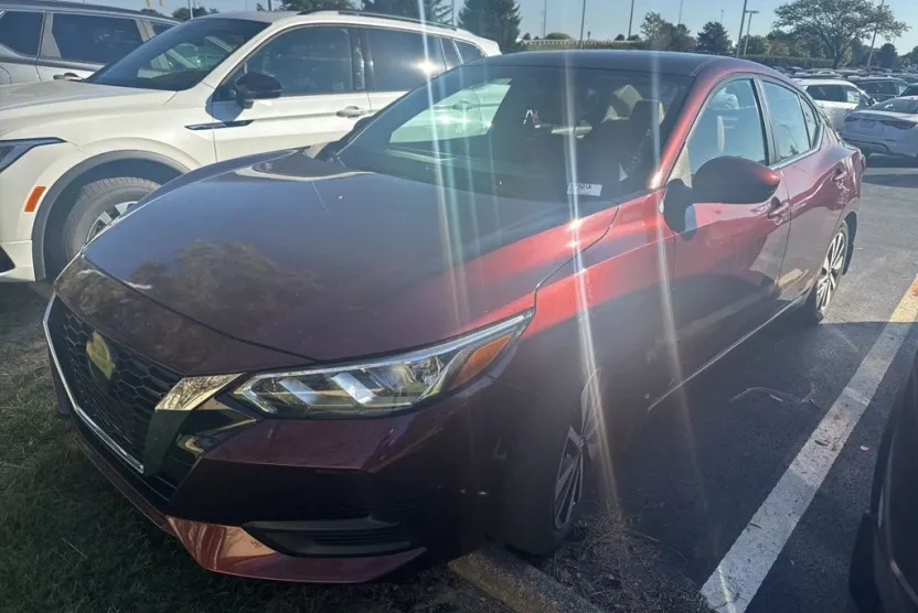 2022 Nissan Sentra SV photo 1