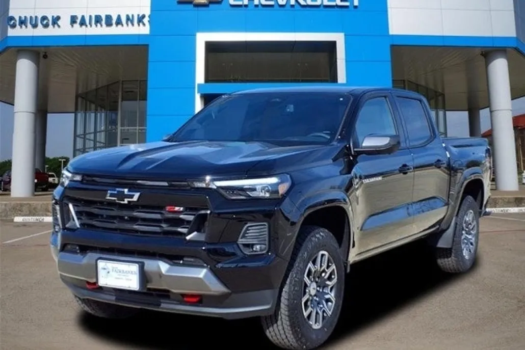 2025 Chevrolet Colorado Z71 photo 1