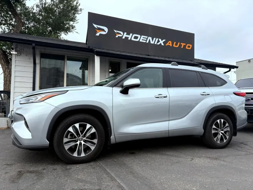2020 Toyota Highlander XLE Sport photo 1