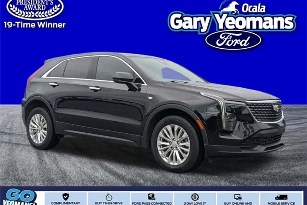 2024 Cadillac XT4 Luxury photo 1