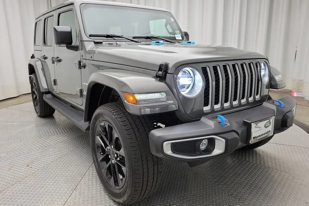 2023 Jeep Wrangler Sahara 4xe photo 1