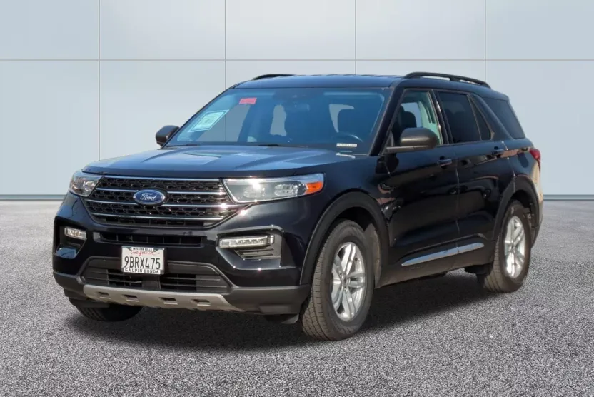2022 Ford Explorer XLT photo 1