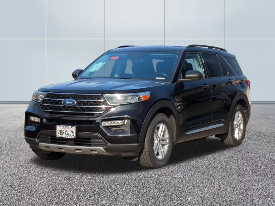 2022 Ford Explorer XLT photo 1