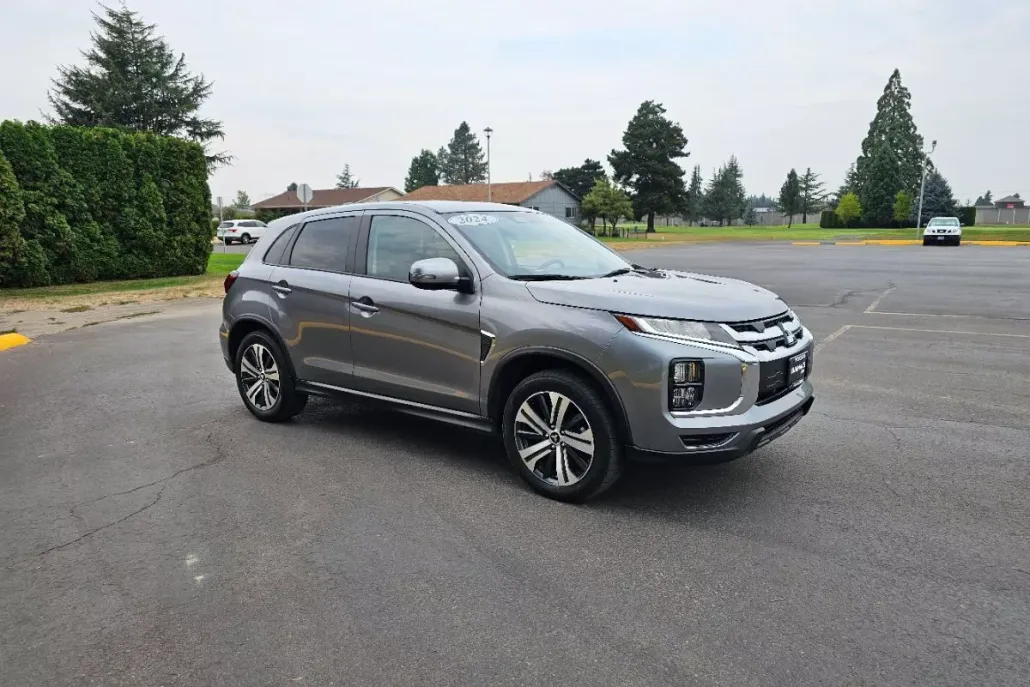 2024 Mitsubishi Outlander Sport ES LE SE photo 1