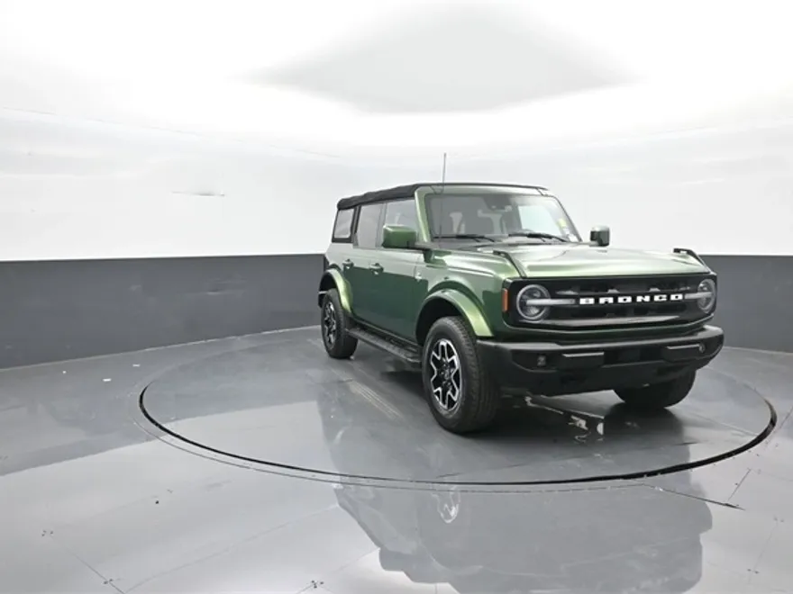 2022 Ford Bronco Outer Banks photo 1