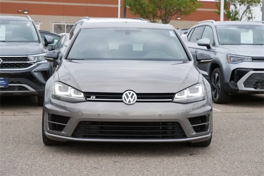 2015 Volkswagen Golf R photo 1