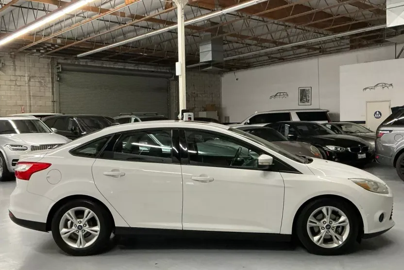2014 Ford Focus Sedan photo 1