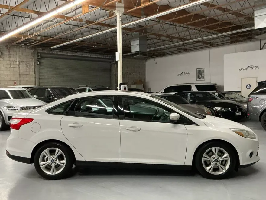 2014 Ford Focus Sedan photo 1