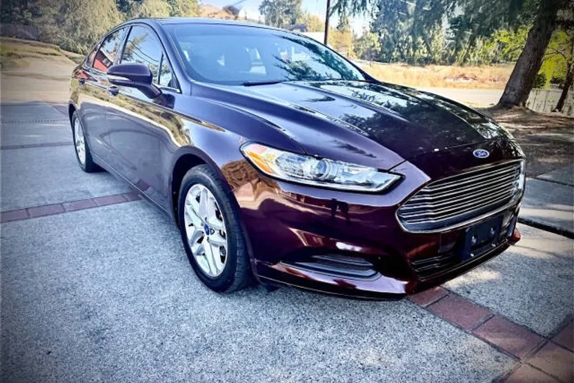 2013 Ford Fusion SE photo 1