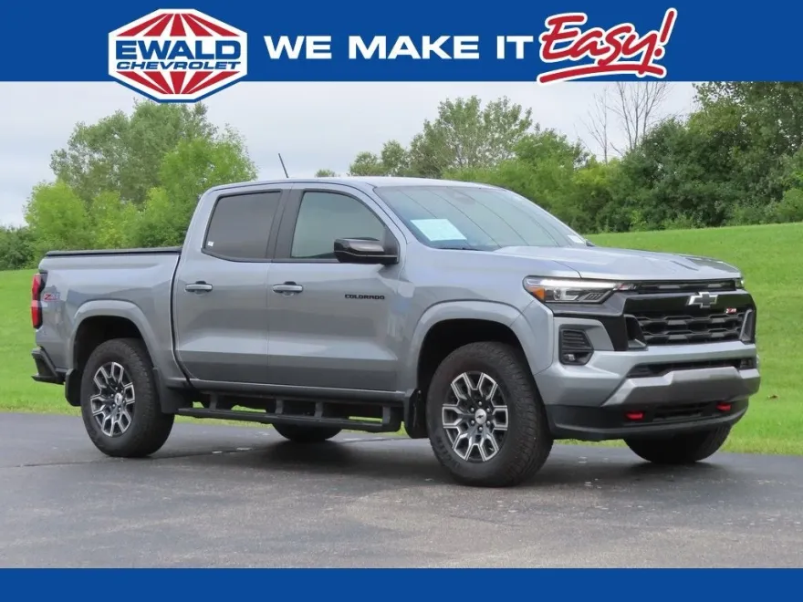 2023 Chevrolet Colorado Z71 photo 1