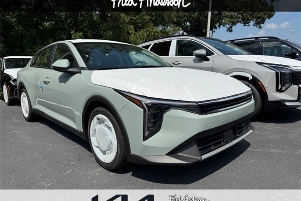 2025 Kia K4 EX photo 1