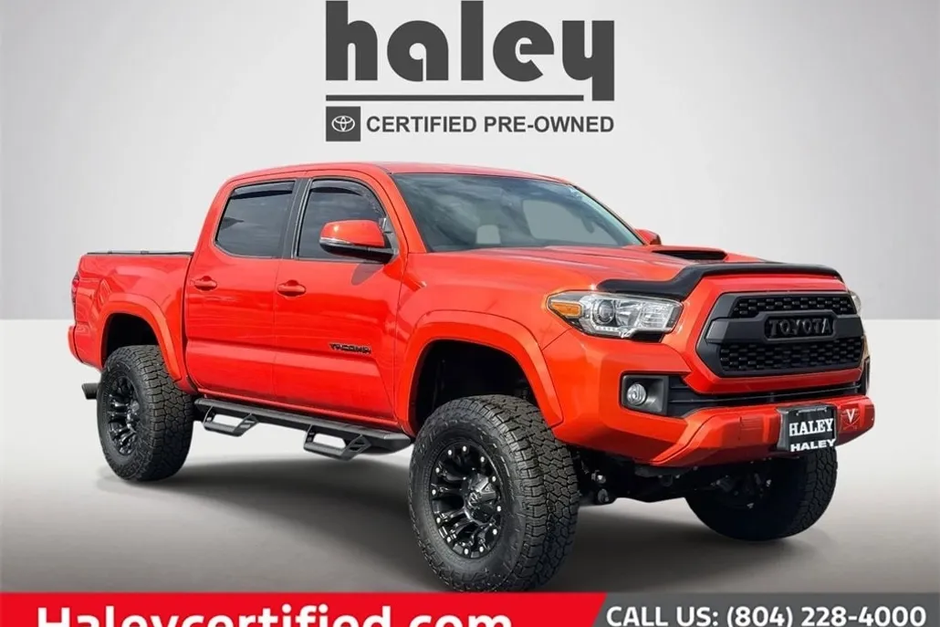 2017 Toyota Tacoma TRD Sport photo 1