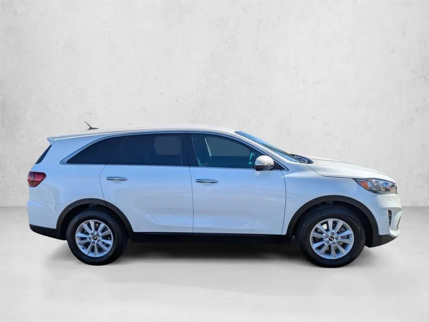 2020 Kia Sorento LX photo 1