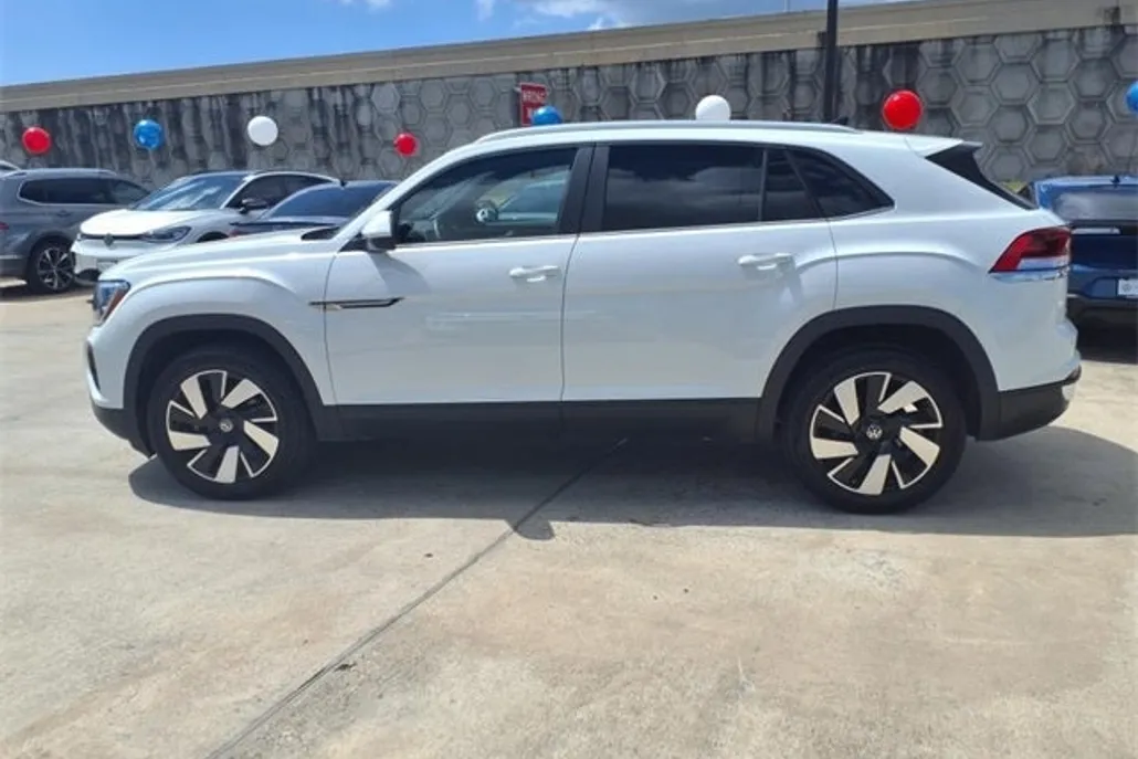 2024 Volkswagen Atlas Cross Sport SE Technology photo 1