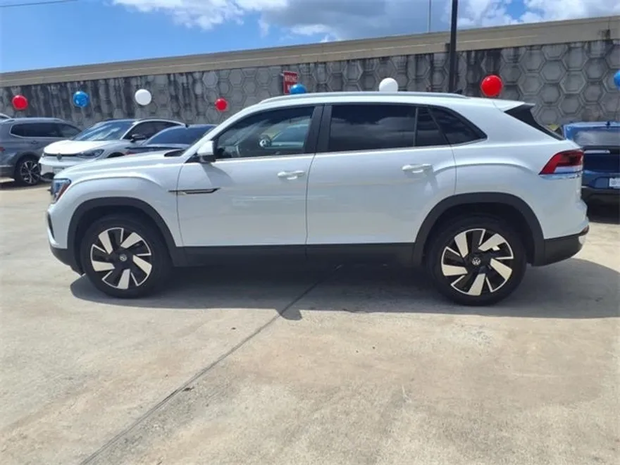 2024 Volkswagen Atlas Cross Sport SE Technology photo 1