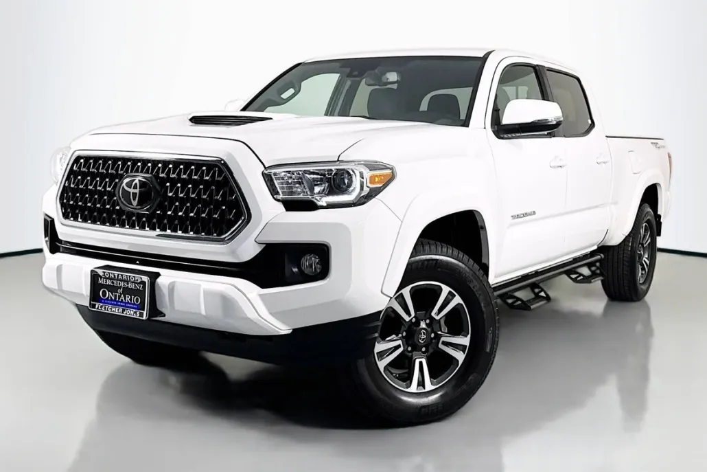 2018 Toyota Tacoma TRD Sport photo 1