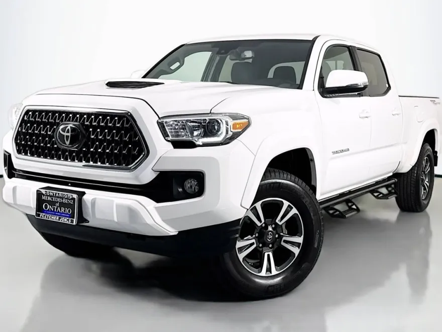 2018 Toyota Tacoma TRD Sport photo 1