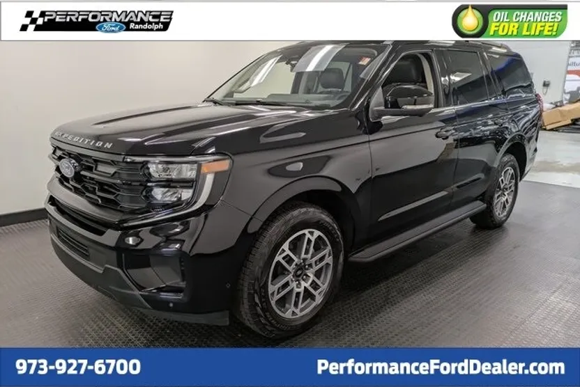 2025 Ford Expedition photo 1