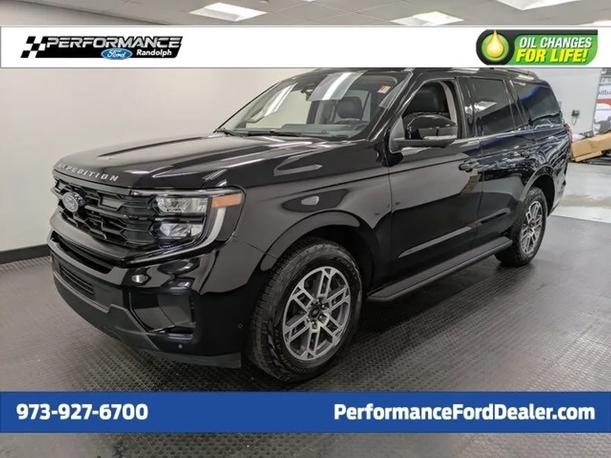 2025 Ford Expedition photo 1