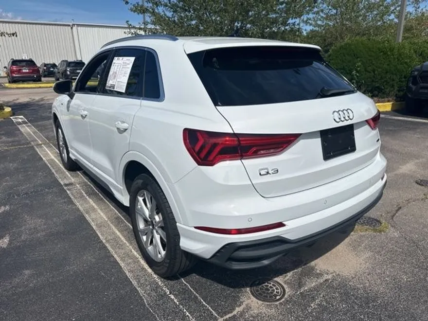 2024 Audi Q3 45 TFSI S line Premium photo 1