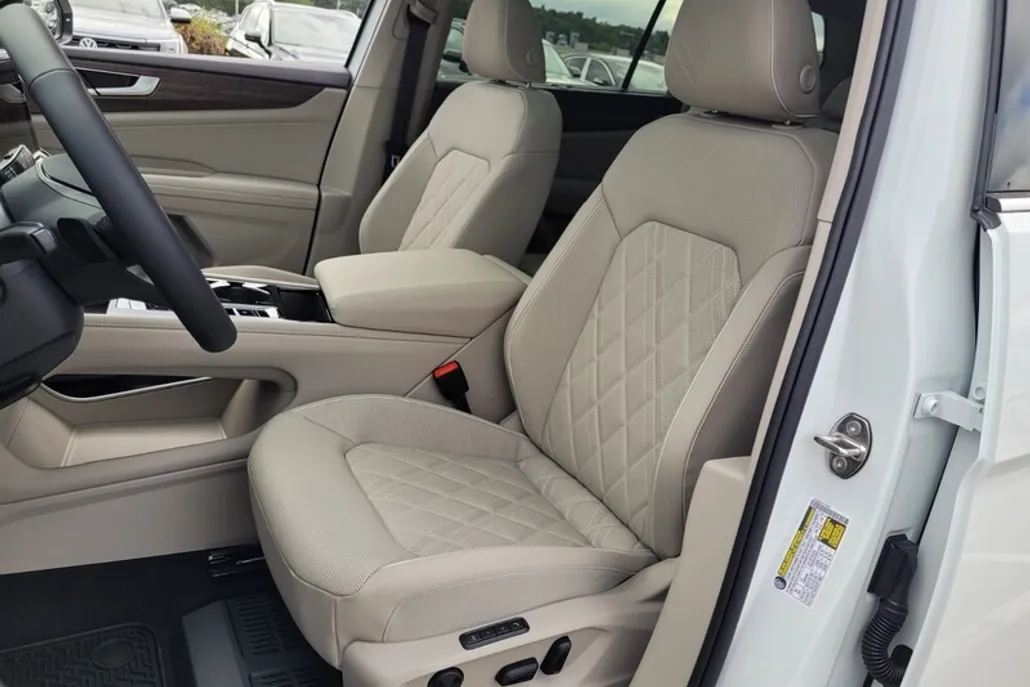 2026 Volkswagen Atlas SEL Premium R-Line photo 1