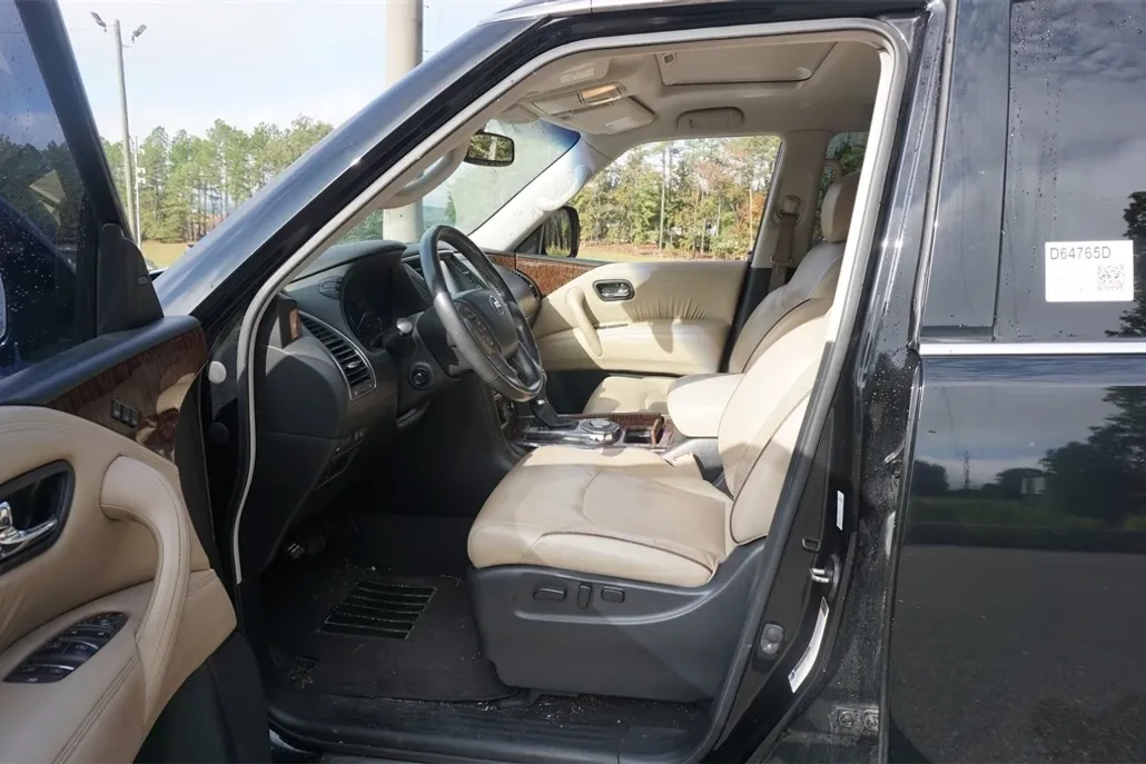 2017 Nissan Armada Platinum photo 1