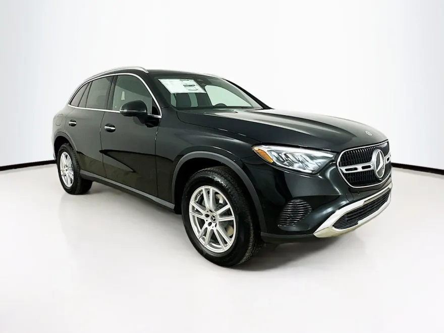 2025 Mercedes Benz GLC 300 4MATIC photo 1