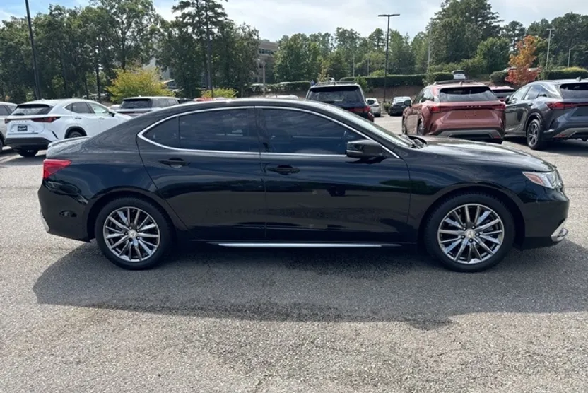 2018 Acura TLX SH-AWD Advance photo 1