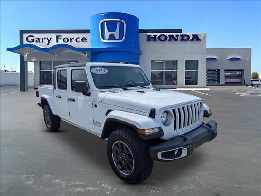 2023 Jeep Gladiator Overland photo 1