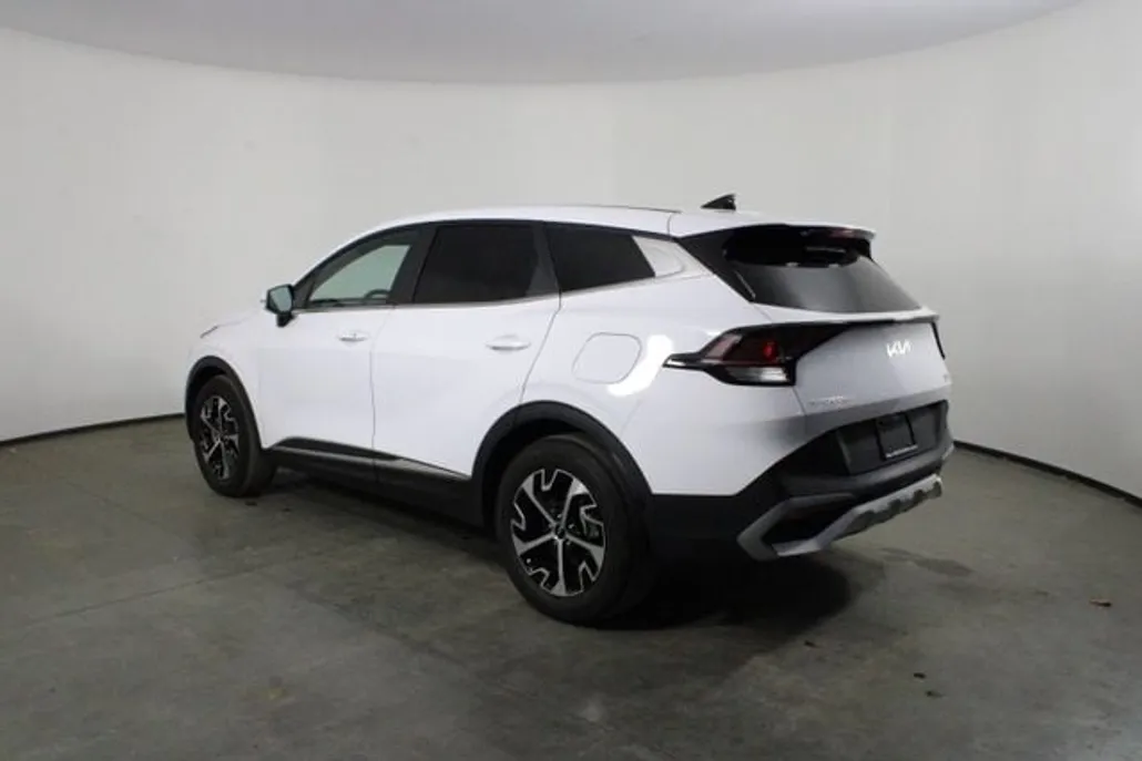 2023 Kia Sportage EX photo 1