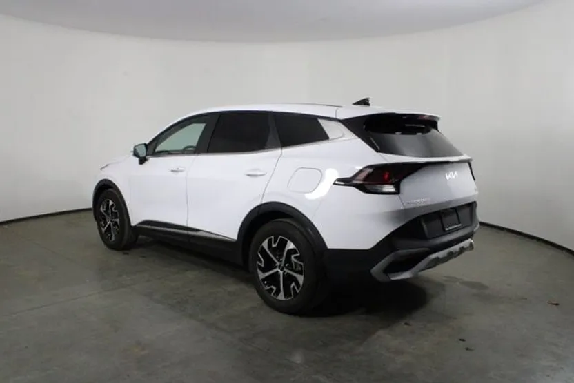 2023 Kia Sportage EX photo 1