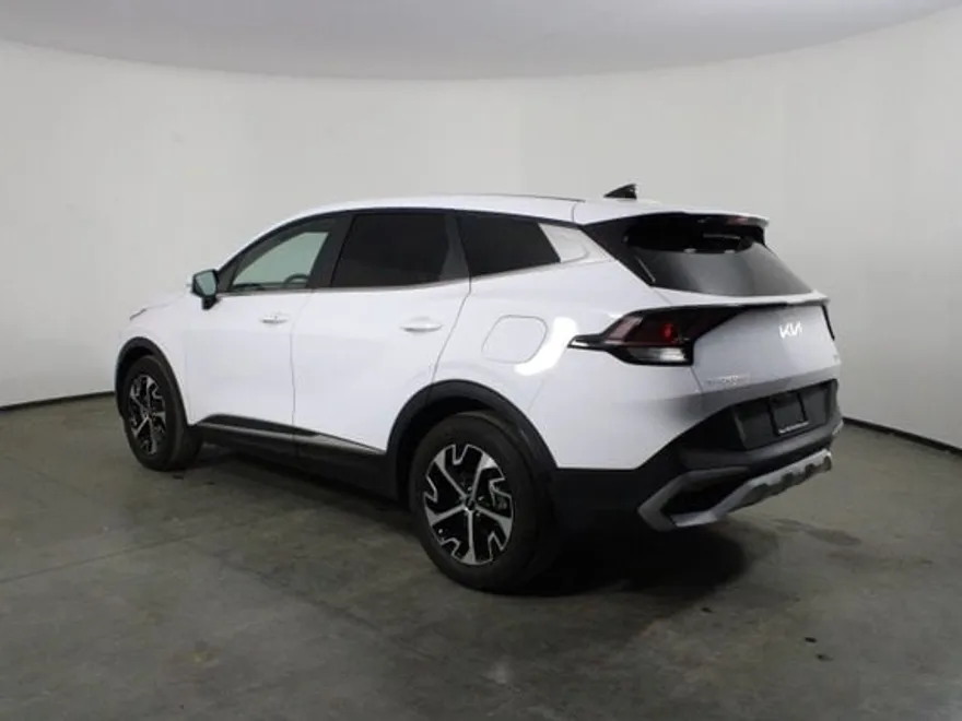 2023 Kia Sportage EX photo 1