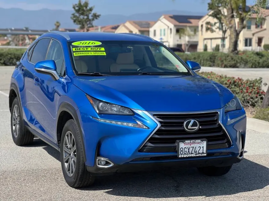 2016 Lexus NX 200t Luxury photo 1