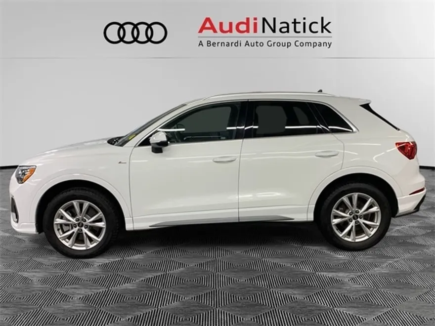 2021 Audi Q3 S line Premium photo 1