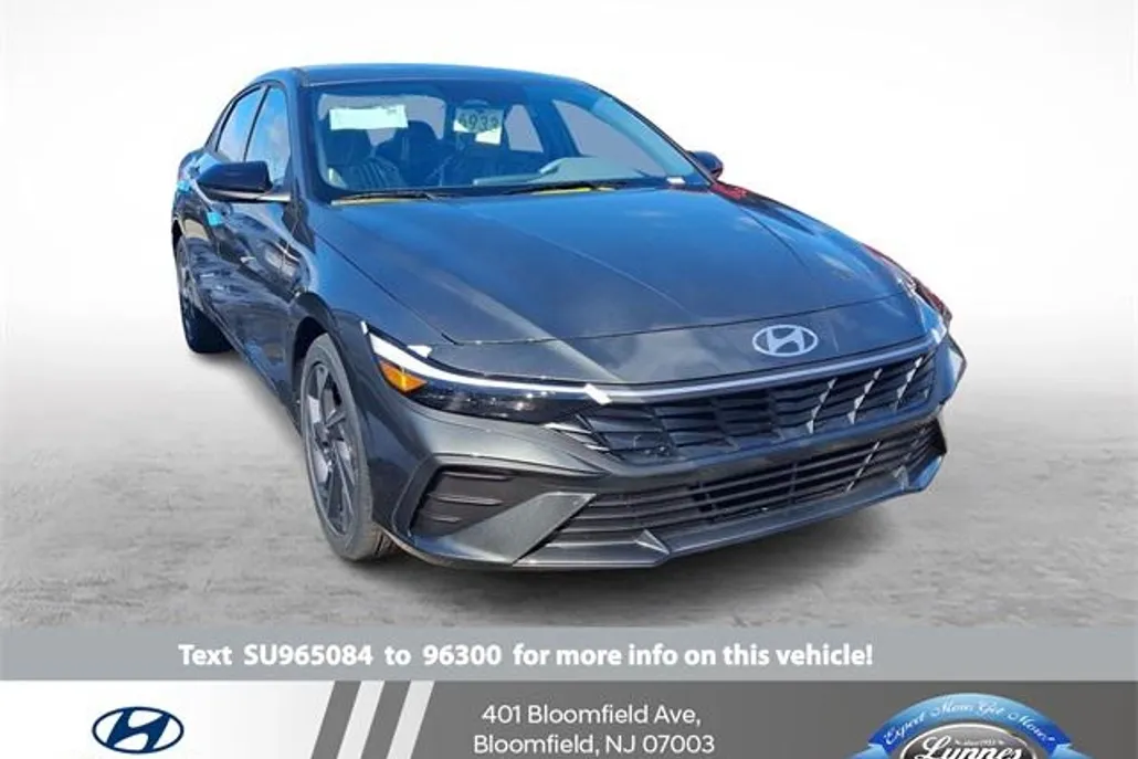 2025 Hyundai Elantra SEL Sport photo 1