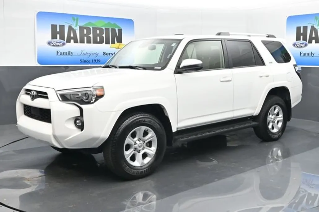 2024 Toyota 4Runner SR5 photo 1