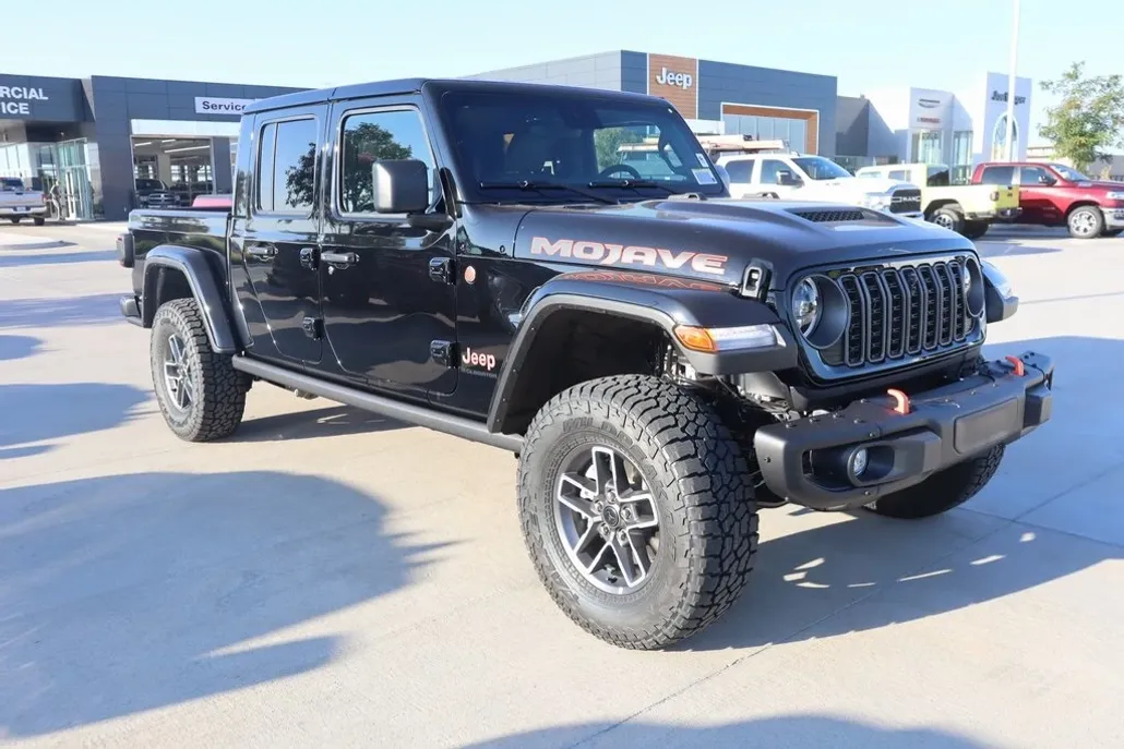 2025 Jeep Gladiator Mojave photo 1