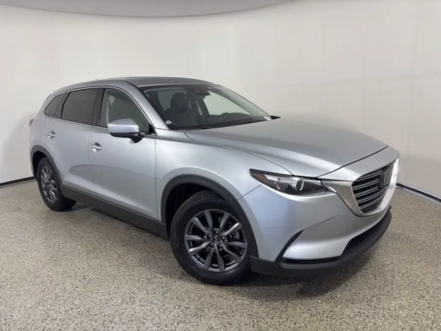 2023 Mazda CX-9 Touring photo 1