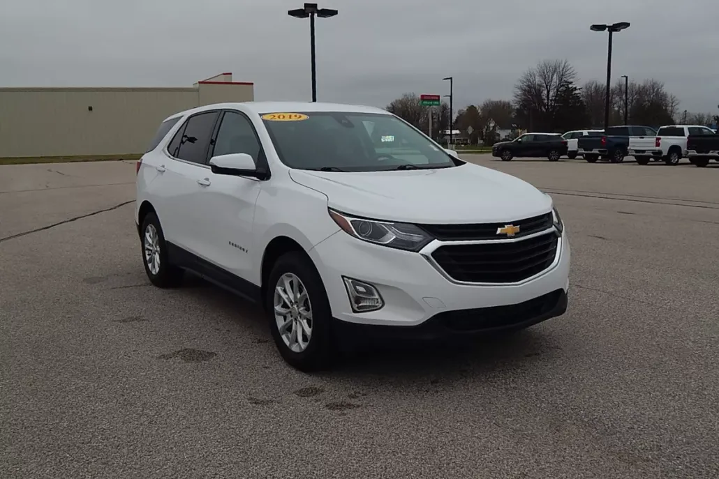 2019 Chevrolet Equinox LT photo 1