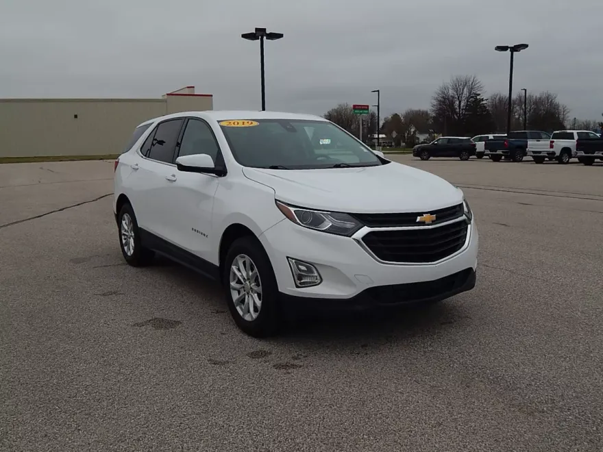 2019 Chevrolet Equinox LT photo 1
