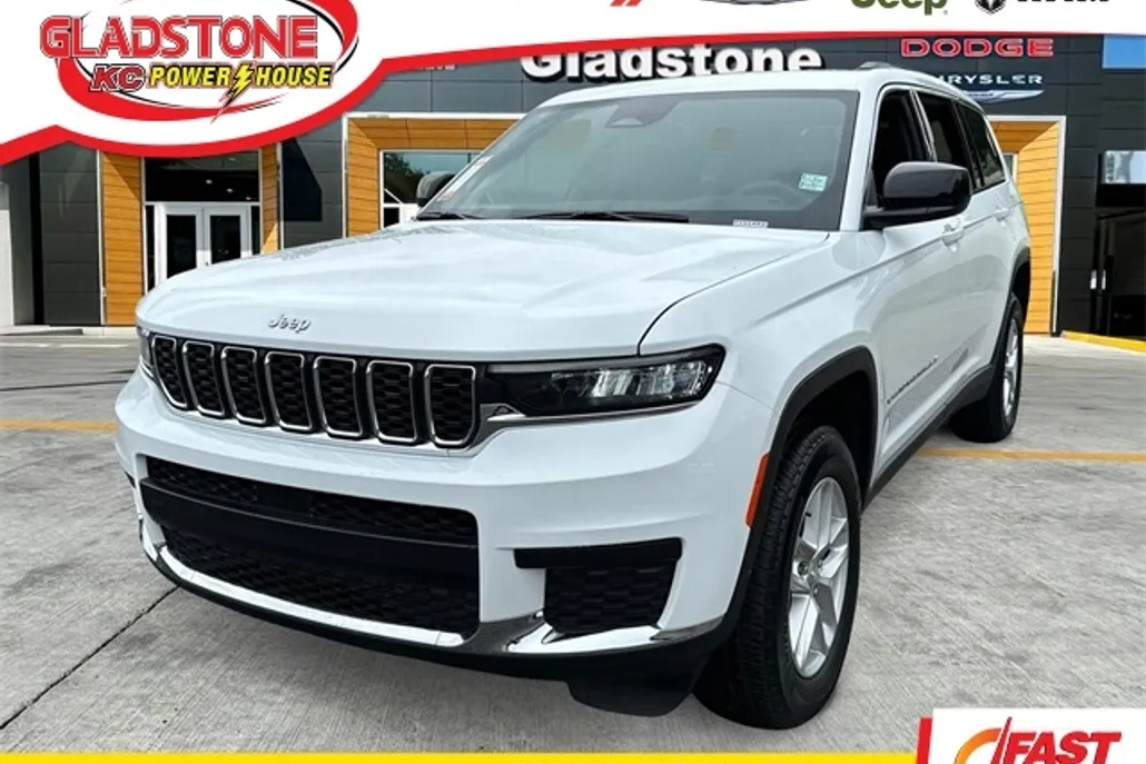 2024 Jeep Grand Cherokee Laredo photo 1