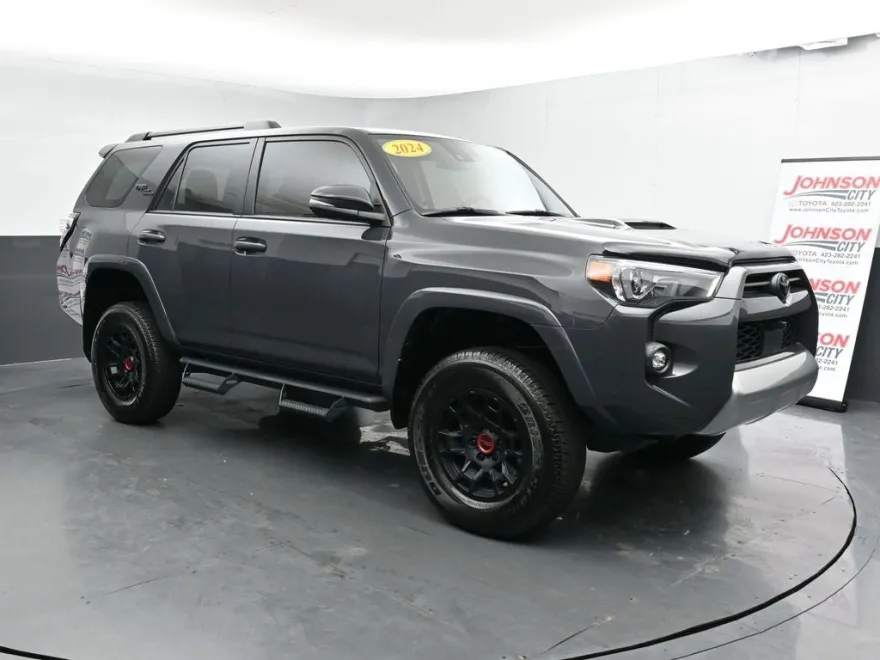 2024 Toyota 4Runner TRD Off-Road Premium photo 1