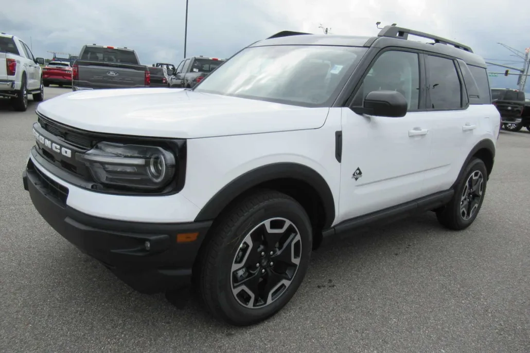 2024 Ford Bronco Sport Outer Banks photo 1
