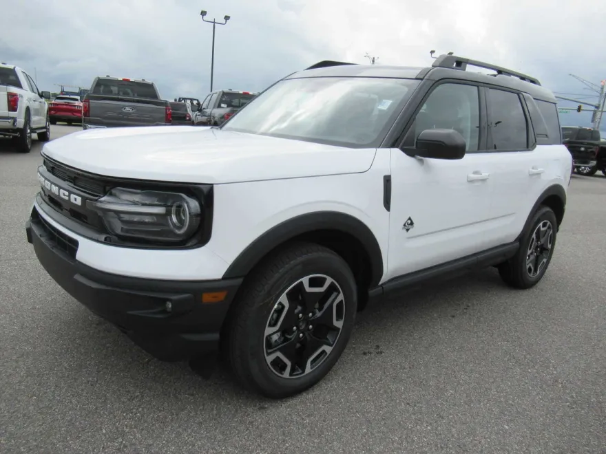 2024 Ford Bronco Sport Outer Banks photo 1