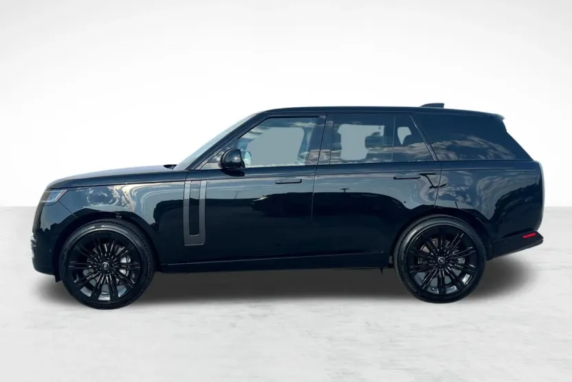 2025 Land Rover Range Rover SE photo 1