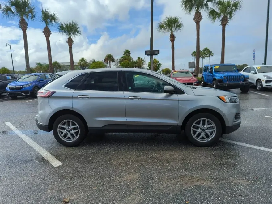 2024 Ford Edge SEL photo 1