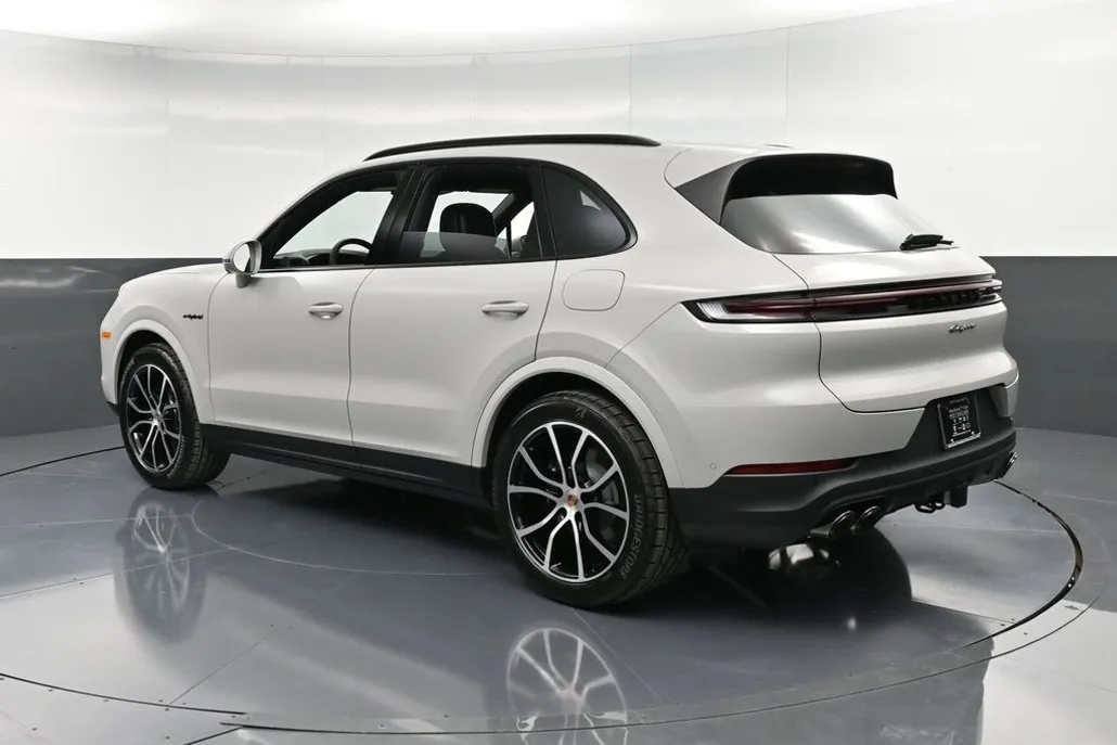 2026 Porsche Cayenne E-Hybrid photo 1