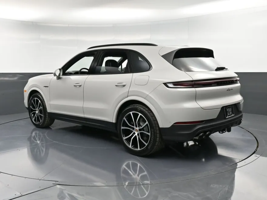 2026 Porsche Cayenne E-Hybrid photo 1