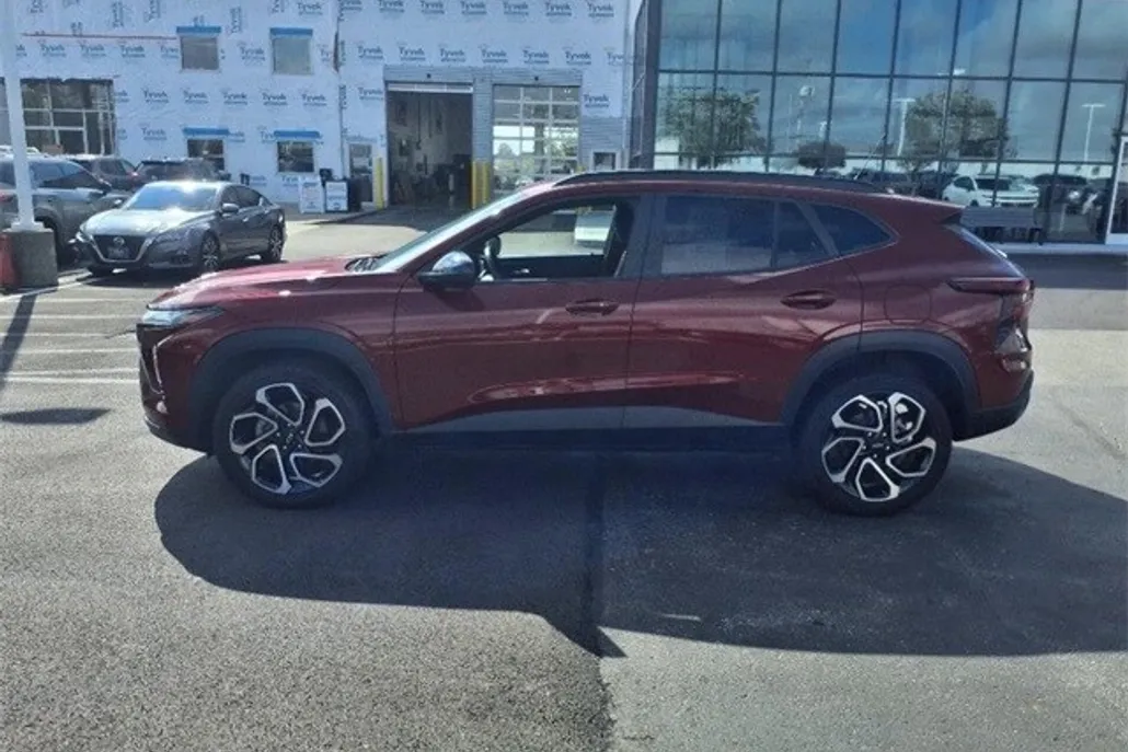 2025 Chevrolet Trax photo 1